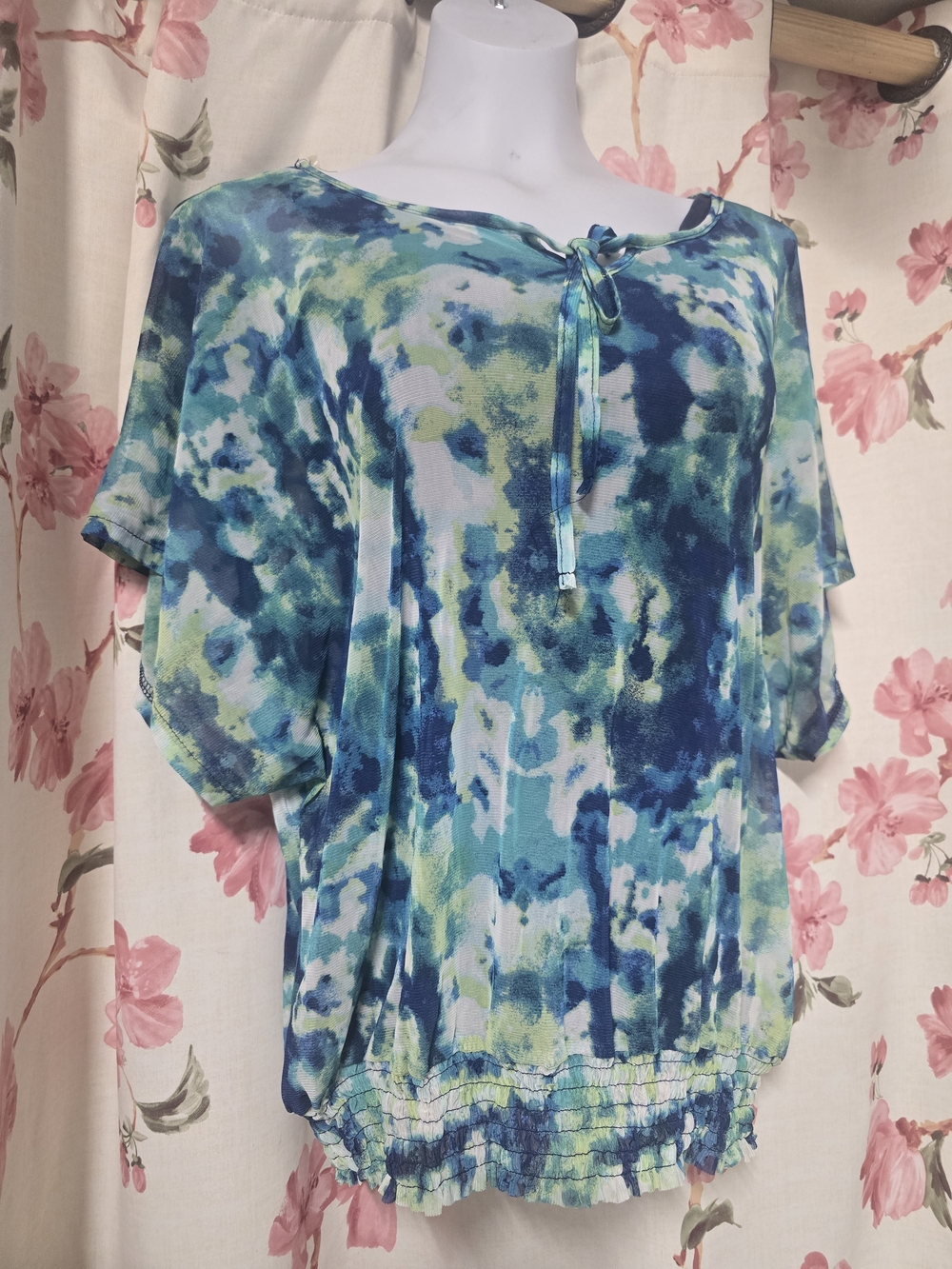 Tie-Neck Watercolor Short Sleeve Blouse in Blue & Green